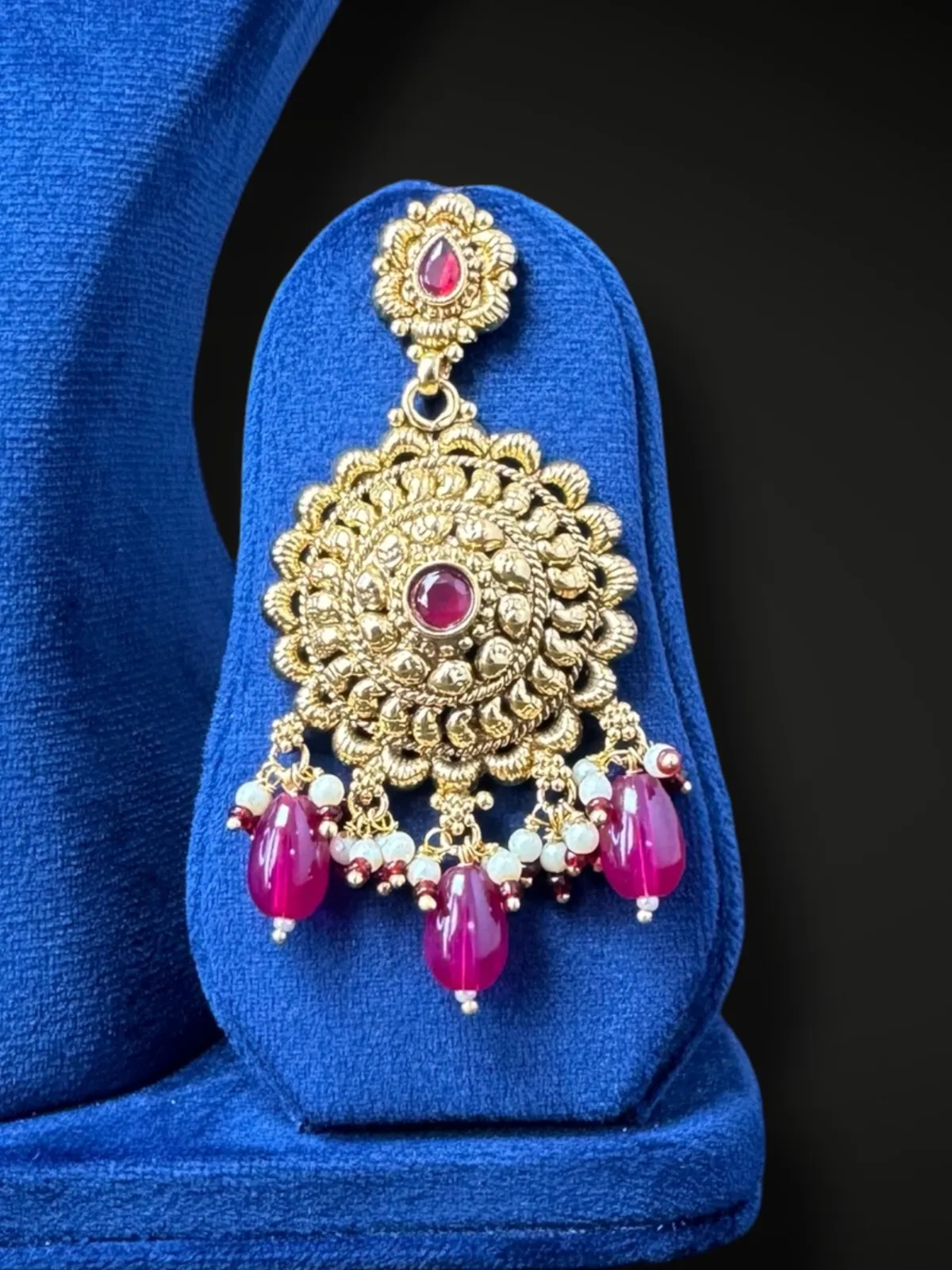 Heritage Antique Gold Choker - View 2