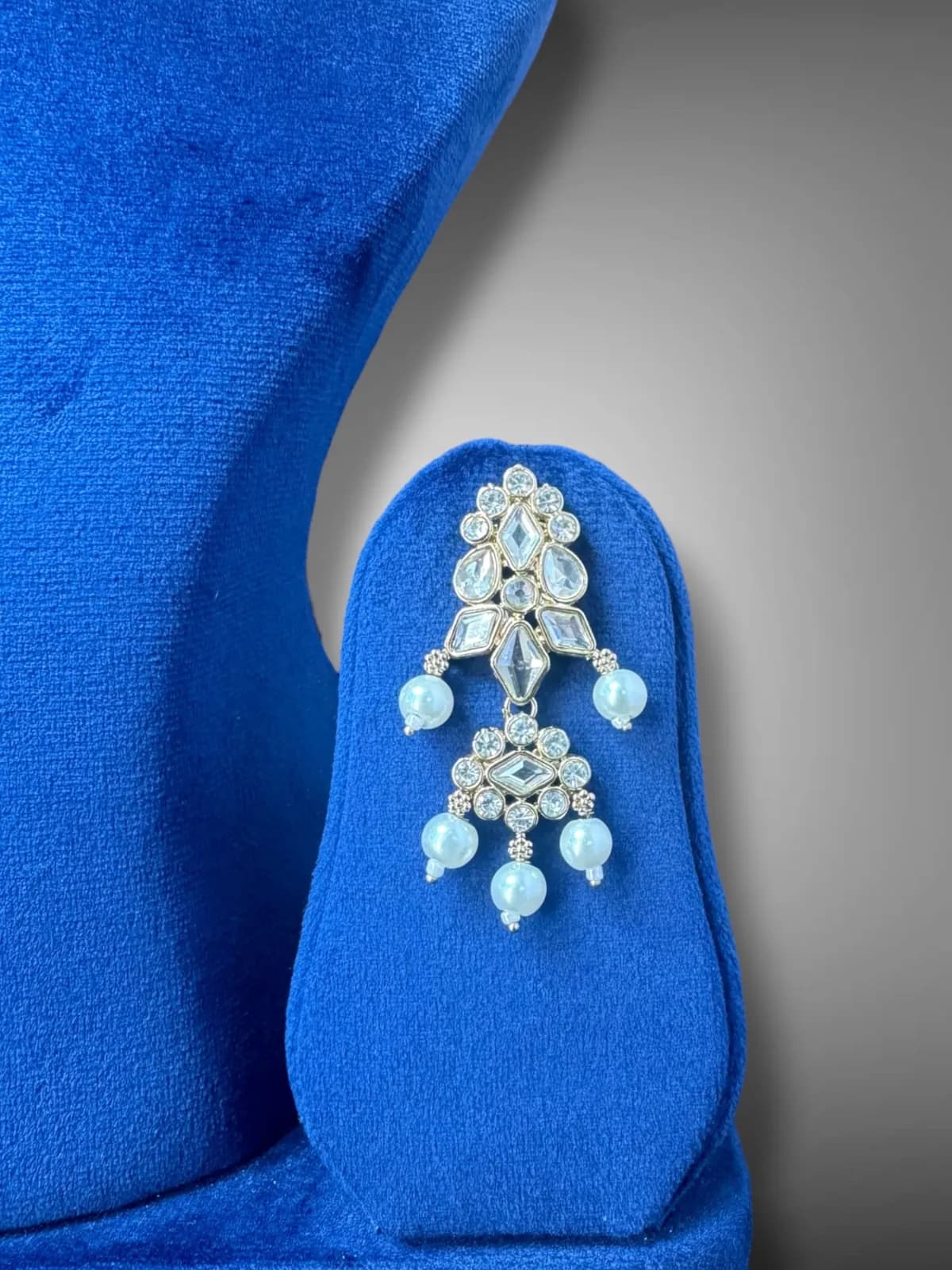 Elegant Kundan Geometric Choker Set - View 3