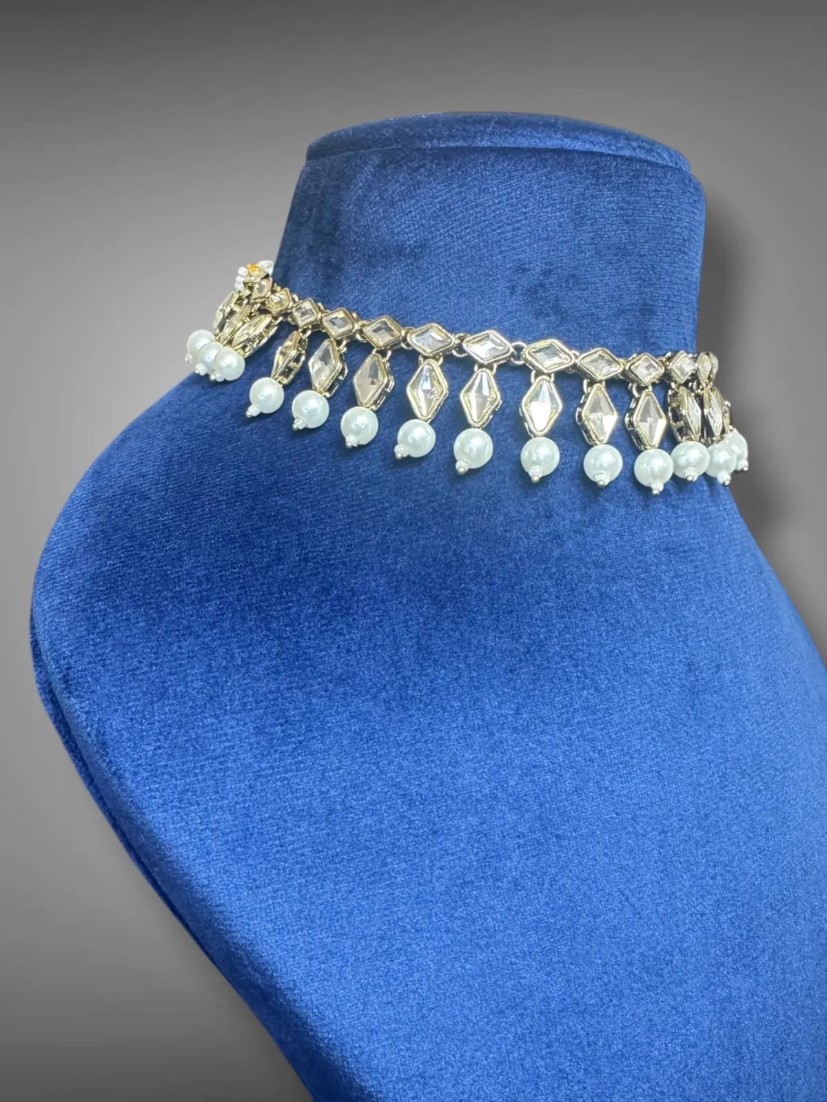 Elegant Kundan Geometric Choker Set - View 5