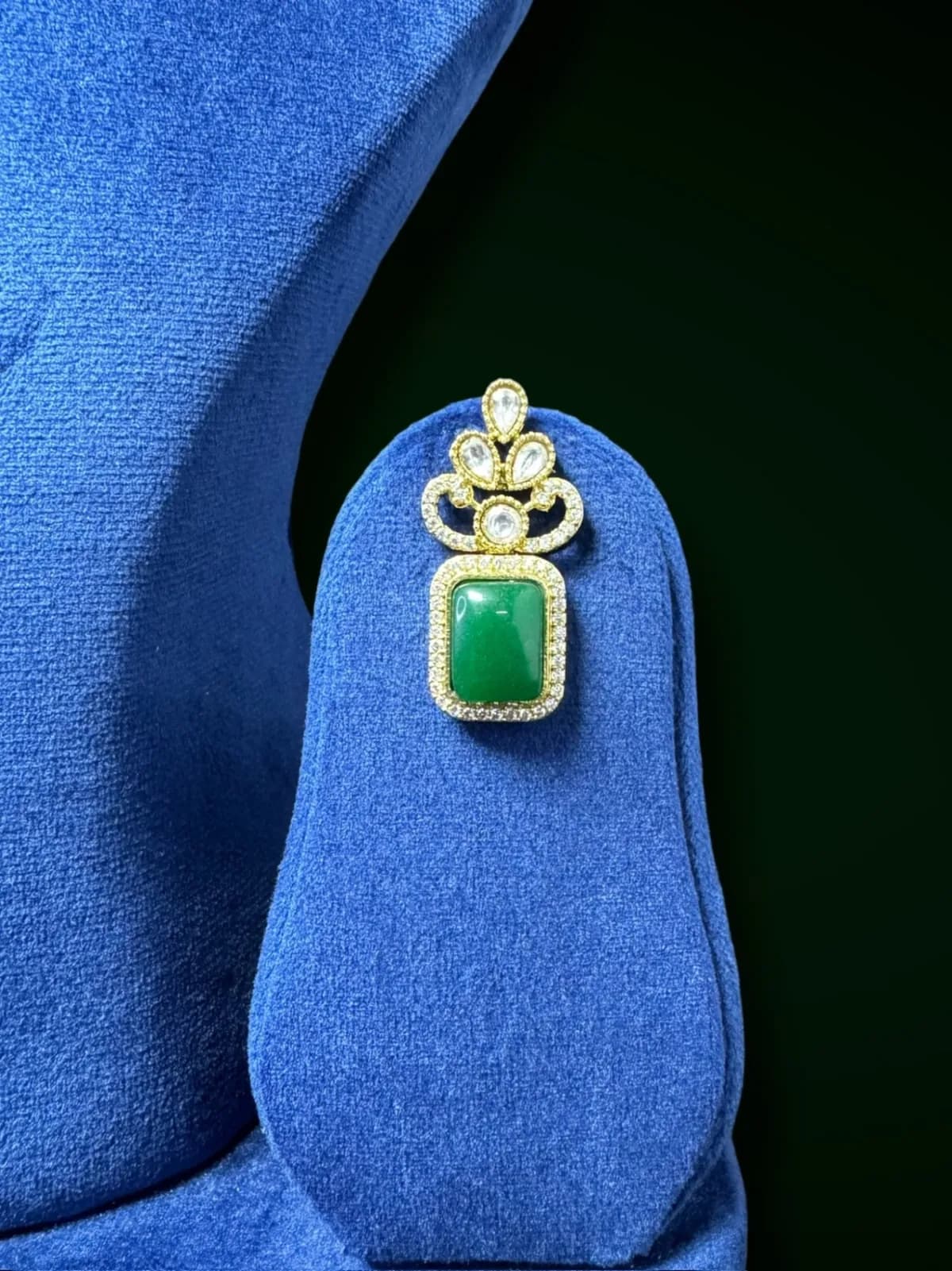 Royal Kundan Hasli Necklace Set with Structured Statement Design Earings  - View 2