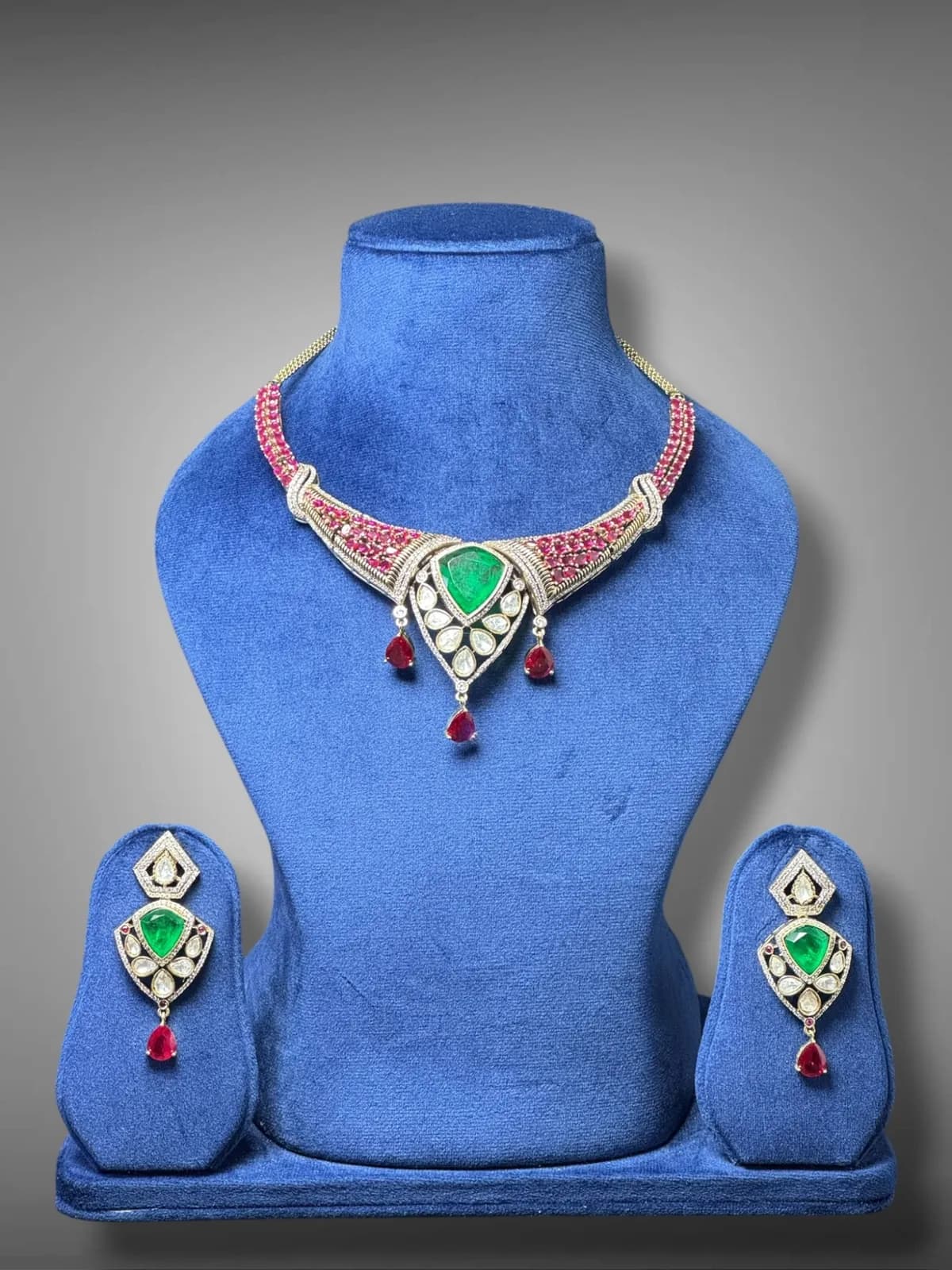 Kundan Emerald Style Hasli Necklace Set with Statement Drops